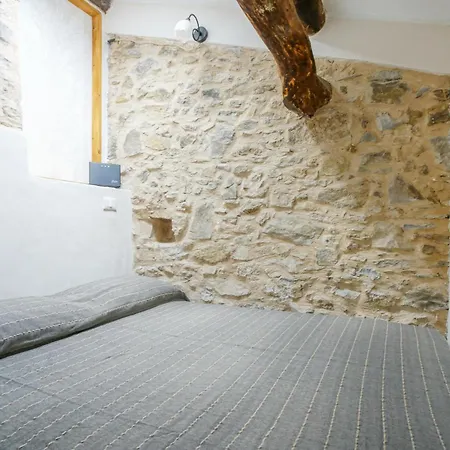 Stunning In Ferienhaus Costarainera