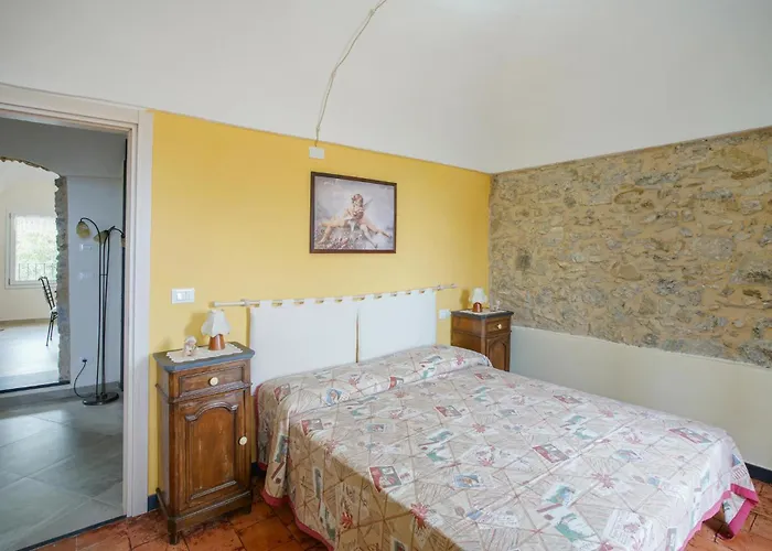 Semesterbostad Stunning In Costarainera